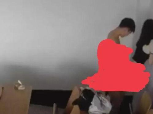 吃瓜学生被偷拍,吃瓜学生意外曝光偷拍事件
